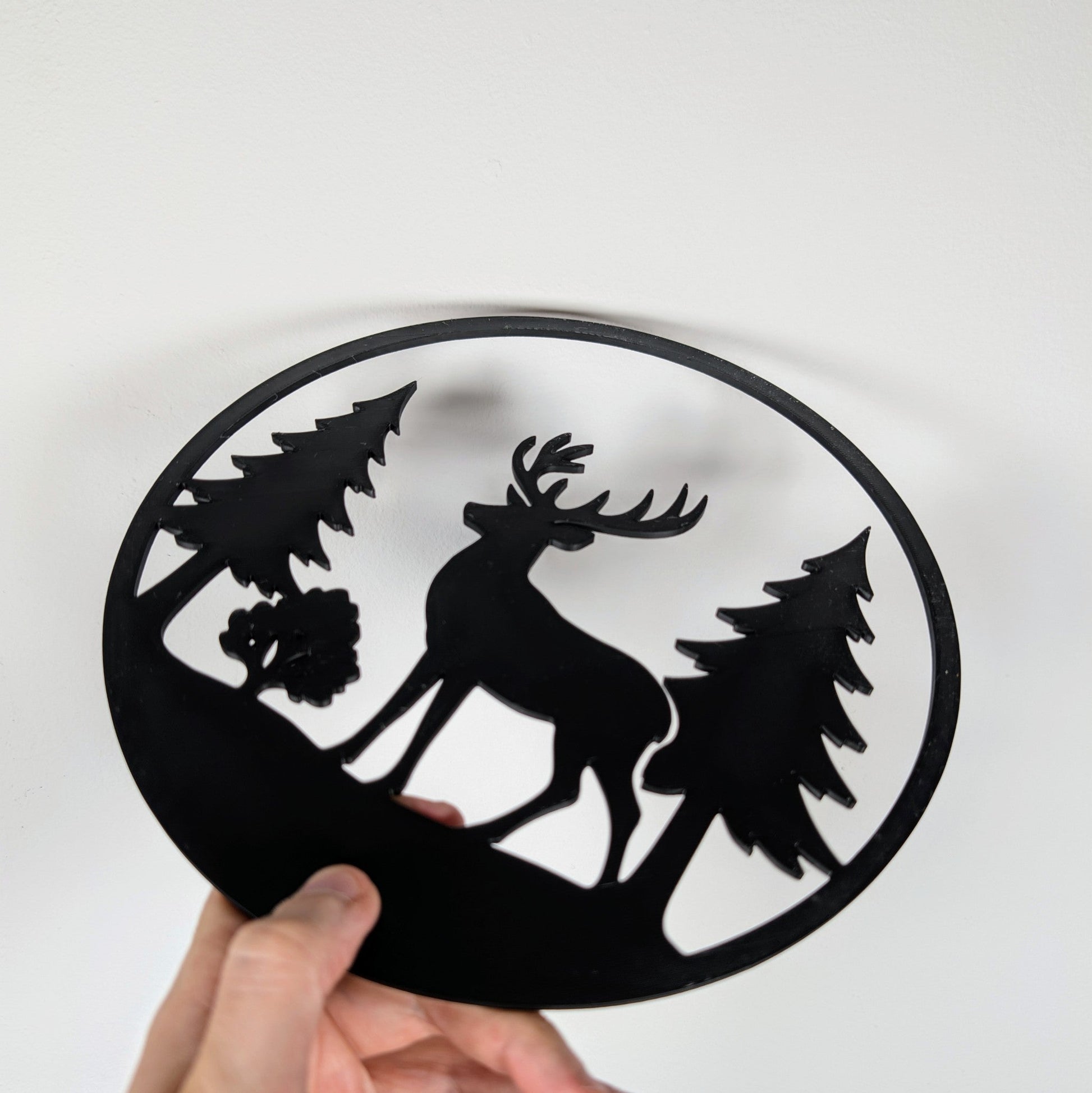 Deer in Forest Wall Art – Nature Scene Home Decor, Lightweight Round Plaque (22cm Diameter) | 3D Printed