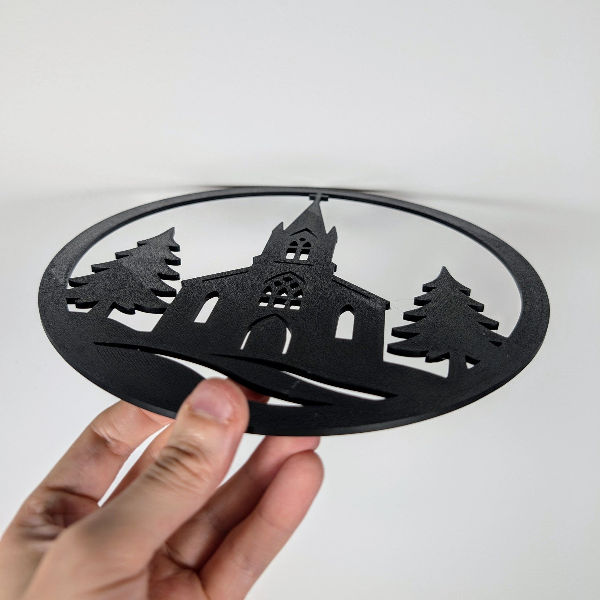 Gothic Church Wall Art – Intricate Scenery Design | 22cm Round Lightweight Cathedral Décor | Medieval Architecture Wall Hanging | 3D Printed