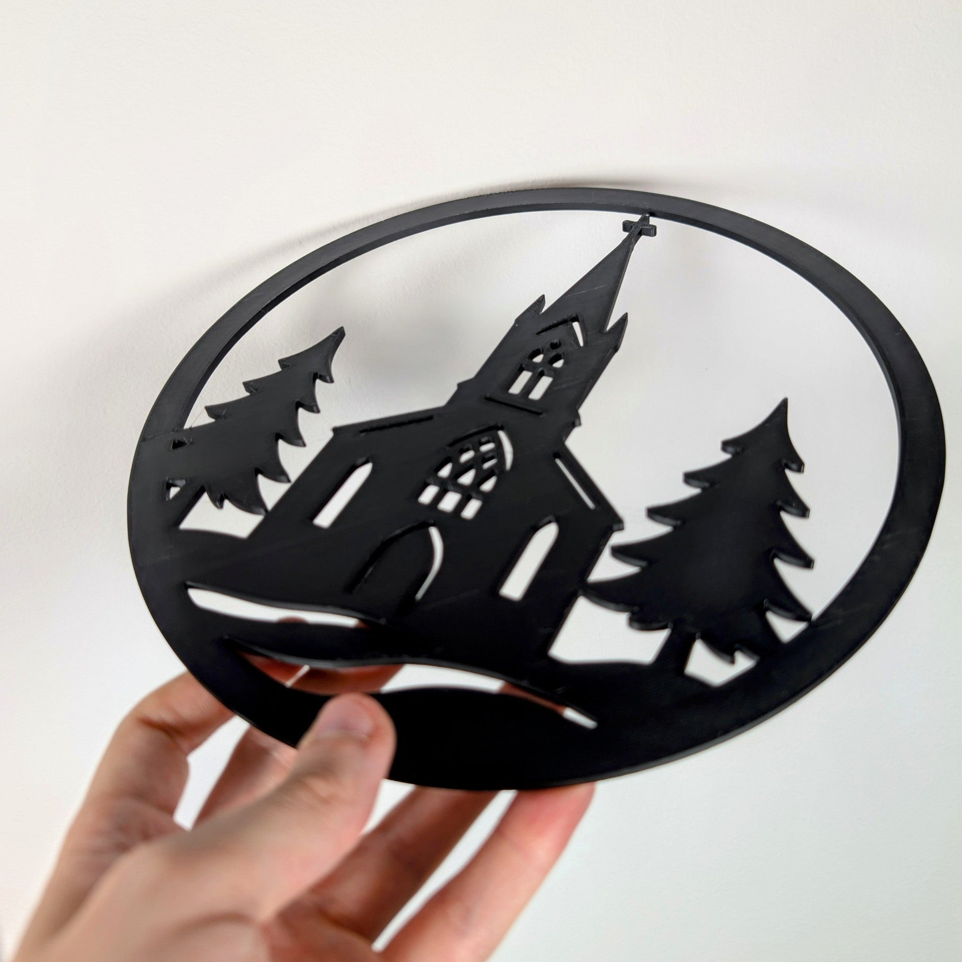 Gothic Church Wall Art – Intricate Scenery Design | 22cm Round Lightweight Cathedral Décor | Medieval Architecture Wall Hanging | 3D Printed